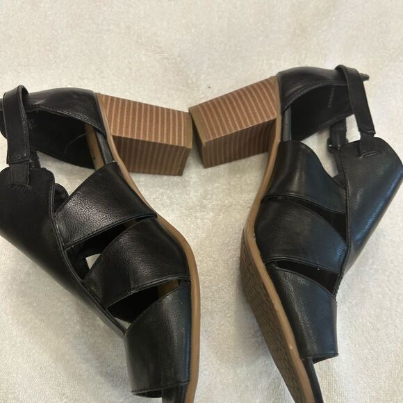 Elegant Black Heel sandals  Sleek Design size 9 - Picture 7 of 7